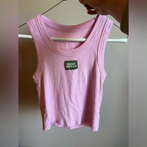 DAILY DRILLS Pink Ribbed Logo Tank XS/S